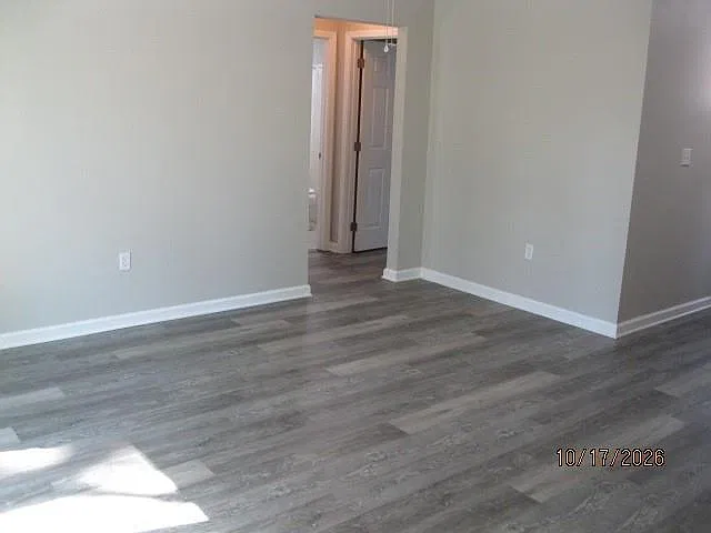 3 bed, 2.0 bath, 1100 sqft, $1,700 — Photo 4