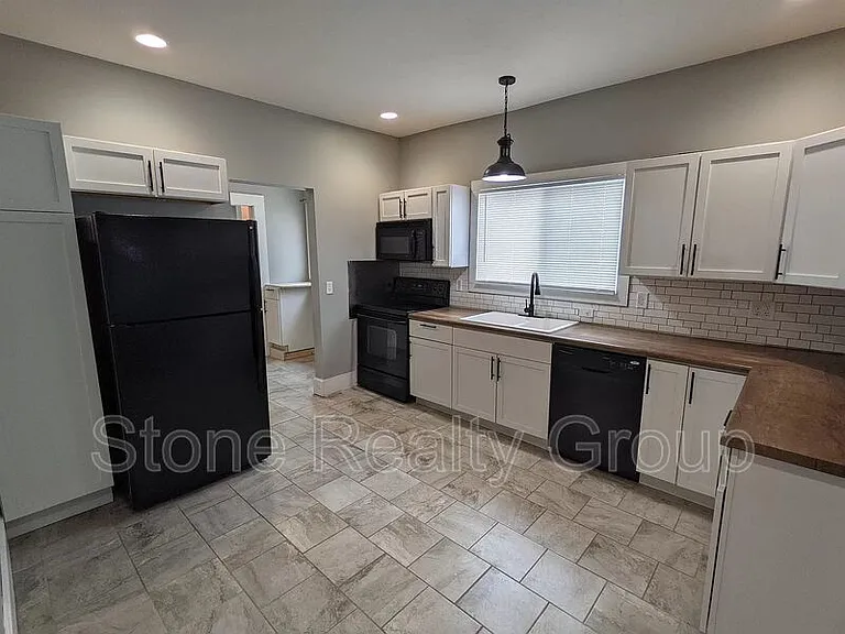 2525 N 12th St — Photo 5