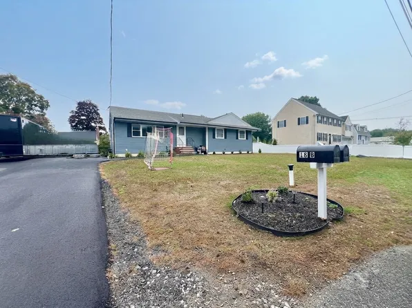 18 Liberty St #1, Wilmington, MA 01887