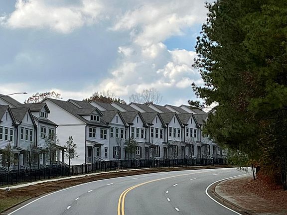 5th image of 243 Vista Ln