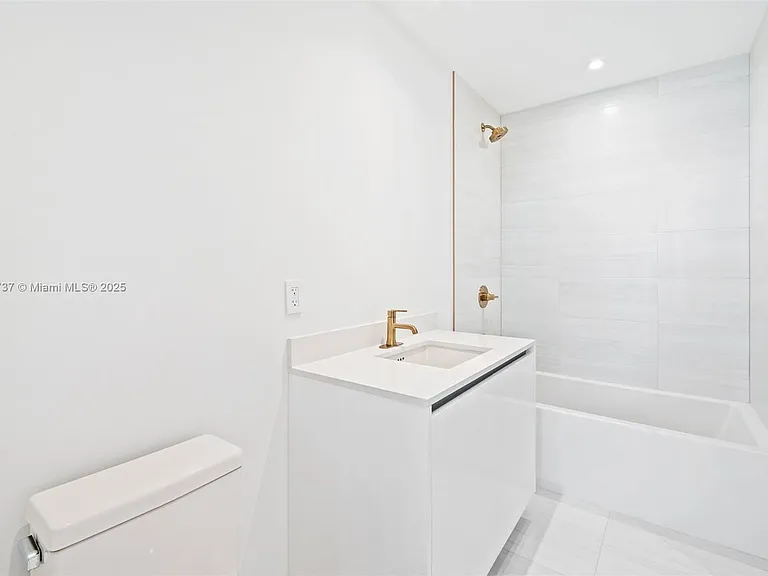 2678 Tigertail Ave #1903 — Photo 23
