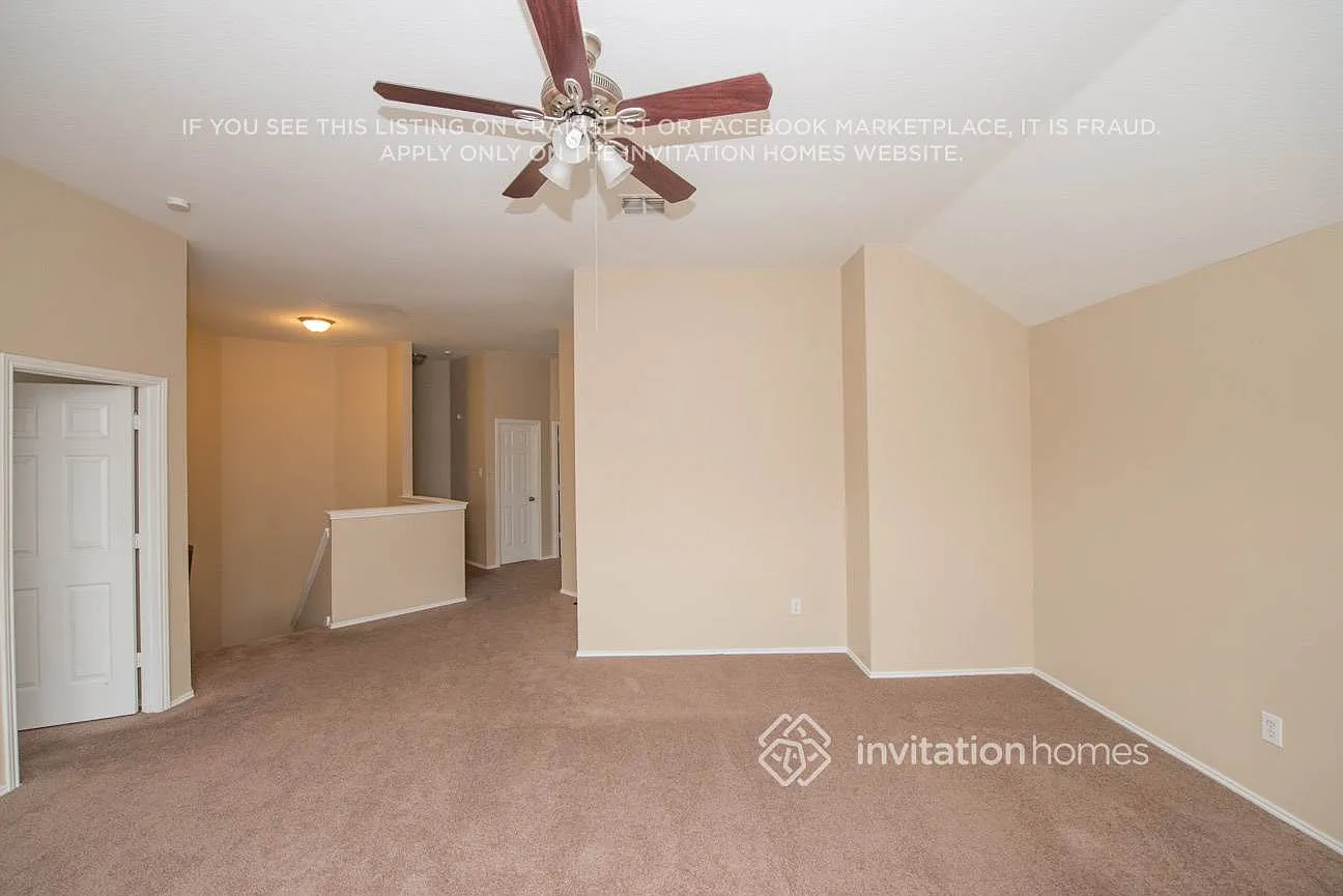 7704 Cresswell Dr Arlington, TX 76001 — Photo 3