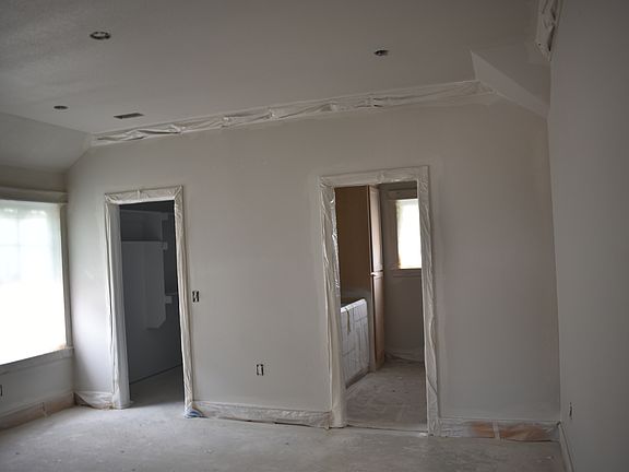 2nd image of 2203 Kathryn Ln