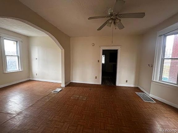 3rd image of 1532 Waterman St