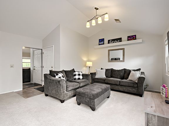 3rd image of 41 Ashburn Ct Unit X2