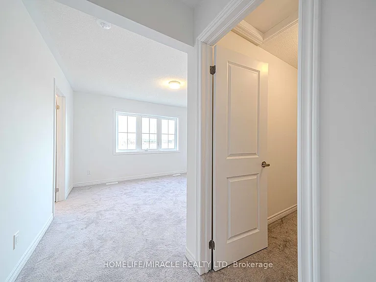 1054 Lockie Dr — Photo 24