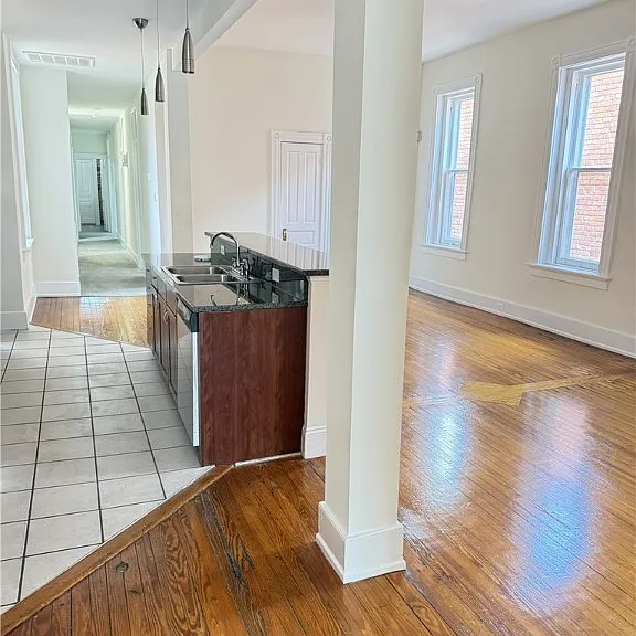 2034 W Grace St #B — Photo 6