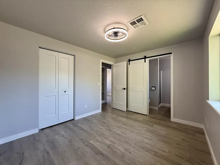 1762 SW Allen Creek Rd #B — Photo 4