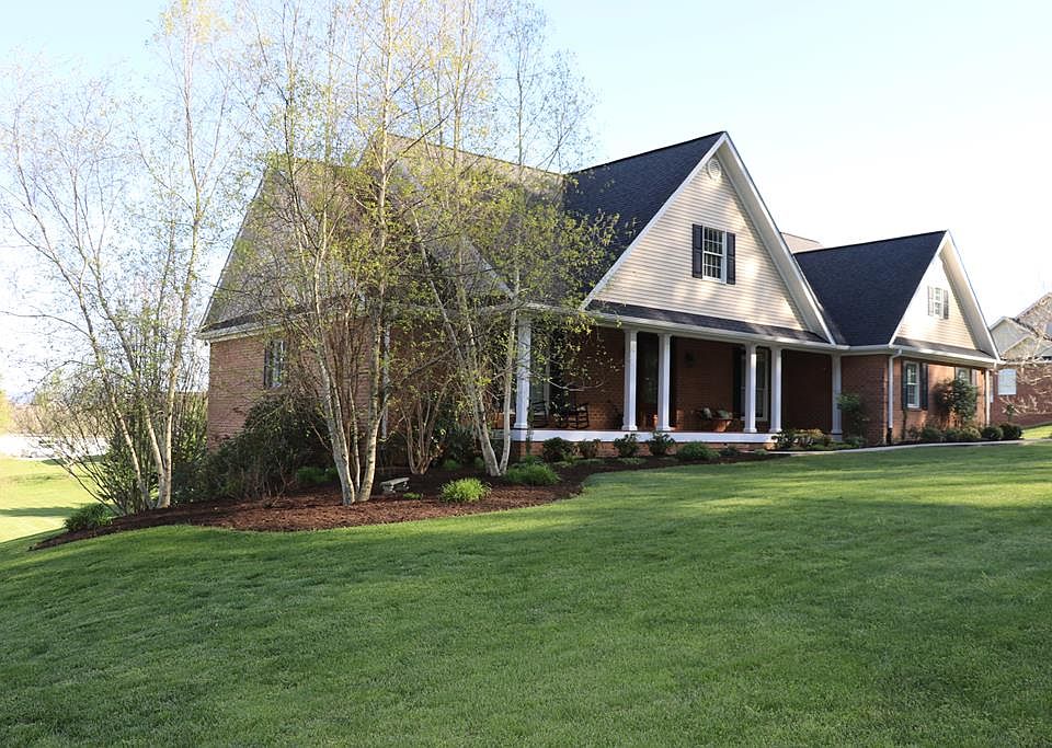 1st image of 16075 Briarwood Ln