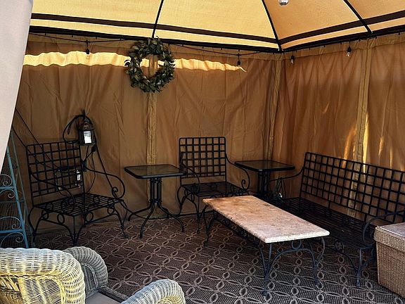 5th image of 11617 Burbank Blvd #5