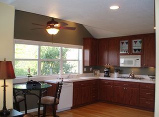 5700 Fairway Knoll Ln, Santa Rosa, CA 95403