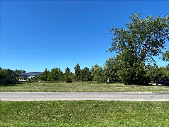 4th image of 1 Basswood Ln