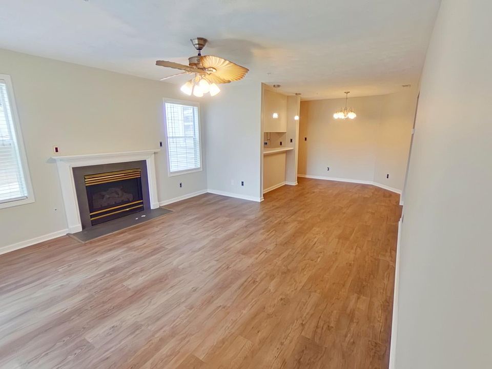 300 Waterdown Dr APT 4, Fayetteville, NC 28314 | Zillow