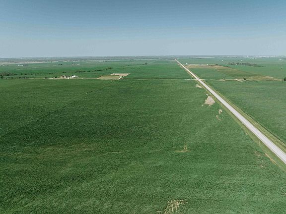3rd image of 28499 Pawnee Rd