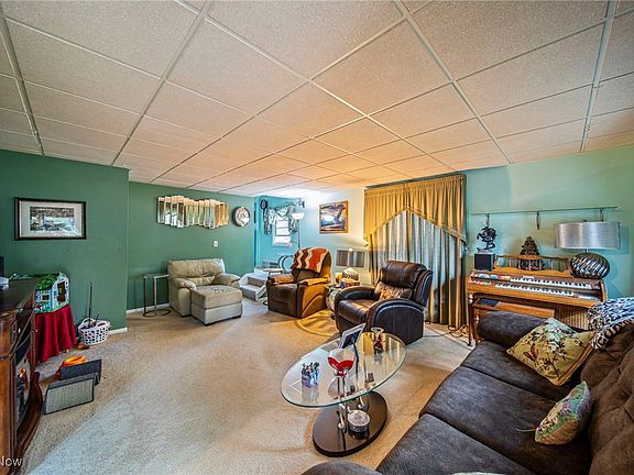 3rd image of 555 Stevens Blvd