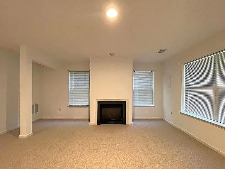 20764 Bridalveil Falls Ter — Photo 30