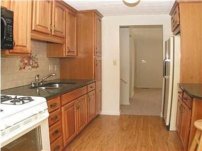 3rd image of 1178 Hilton Dr