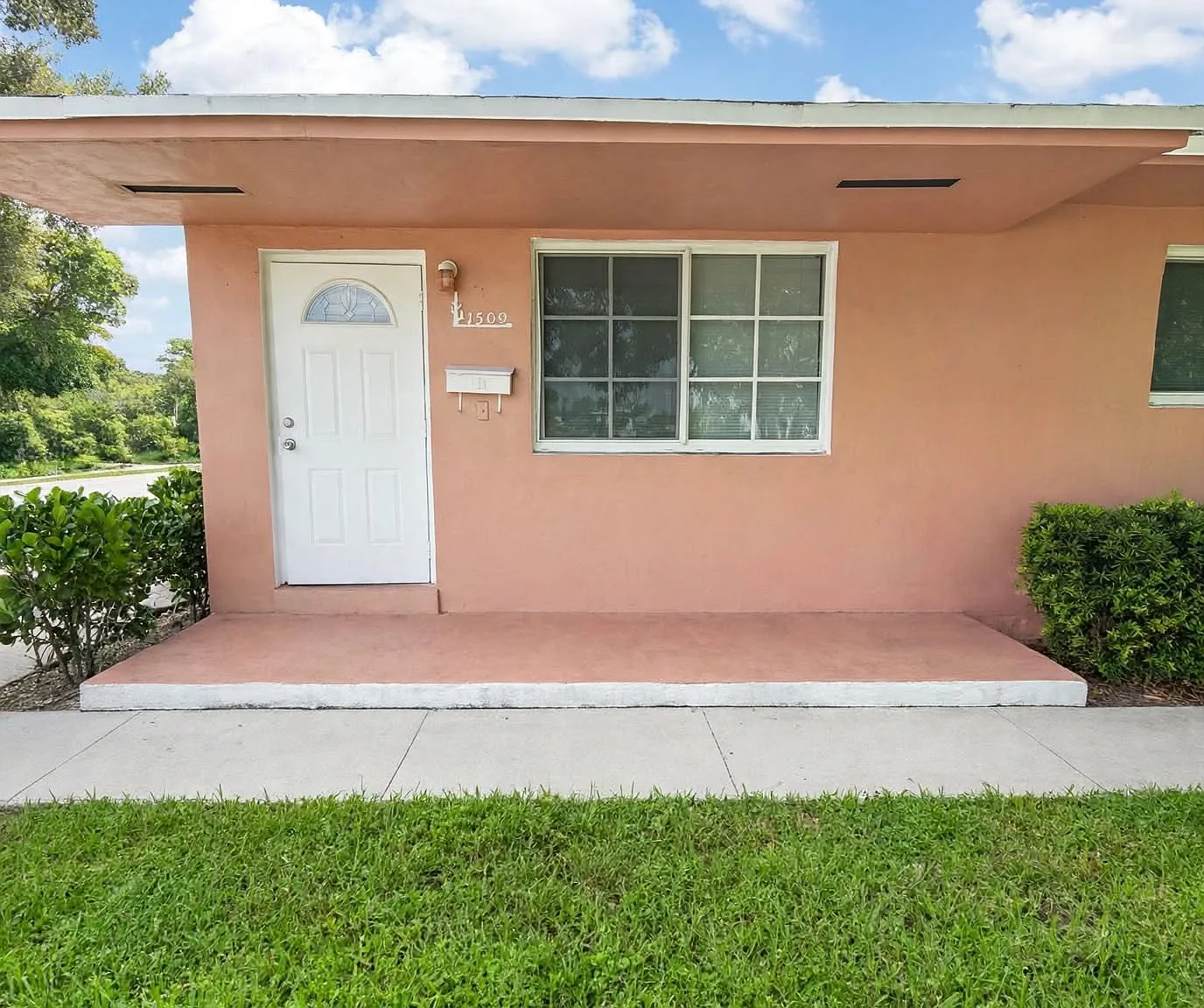 2 bed, $2,350 — Photo 1