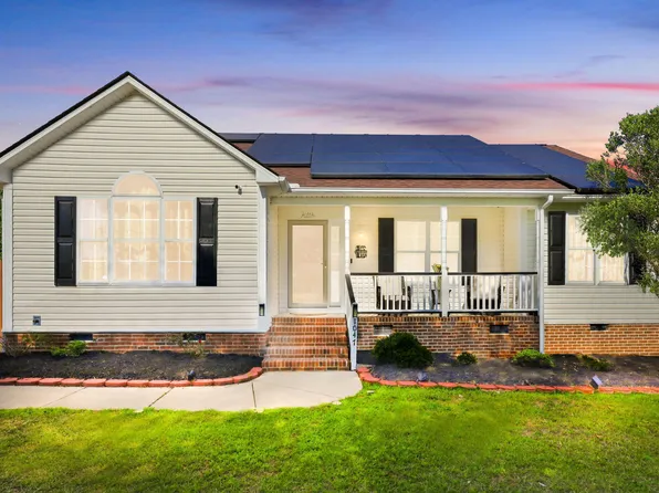 1047 Smith Rd, Smithfield, NC 27577
