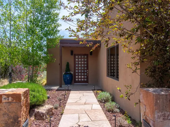 1858 Palacio Ln, Santa Fe, NM 87505