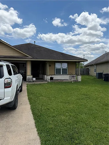 933 Crested Point Dr Photo 1
