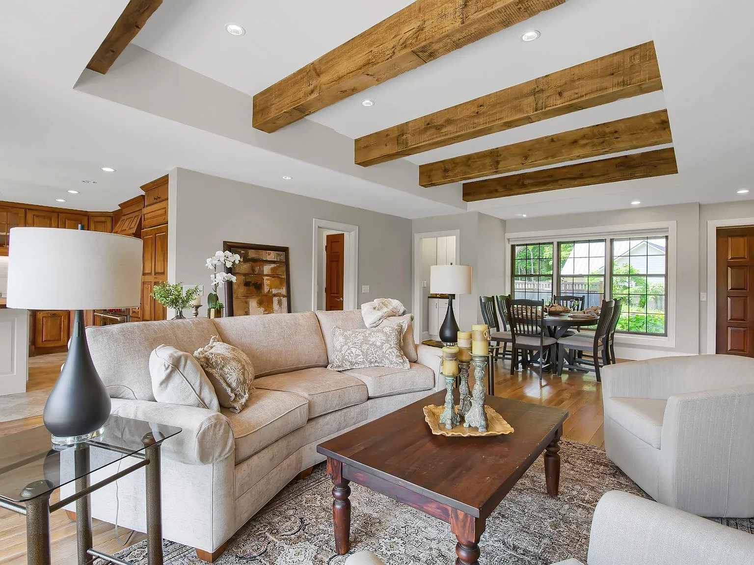 4 bed, 3.0 bath, 3503 sqft, $9,600 — Photo 3