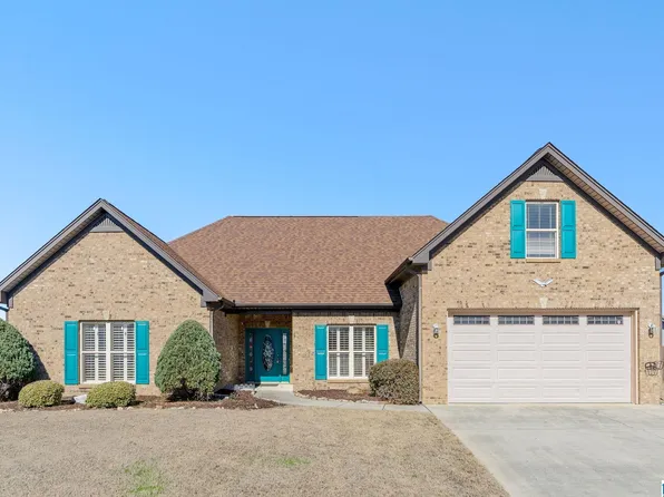 138 Waterford Cove Dr, Calera, AL 35040