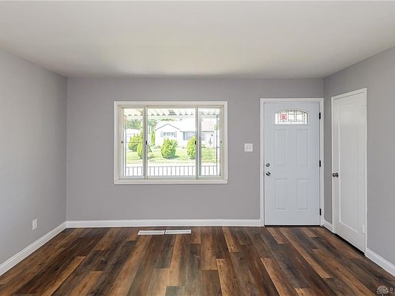 3rd image of 5858 Willaston Dr