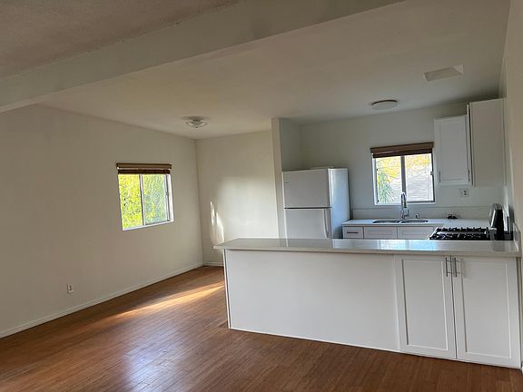 2nd image of 652 E San Juan Ave #B