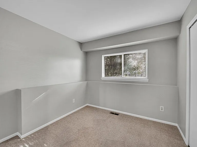 6940 Meadowwood Pl — Photo 14