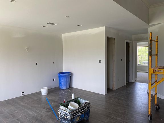 4th image of 1033 Melbourne Way