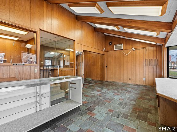 4th image of 1422 Dixwell Avenue
