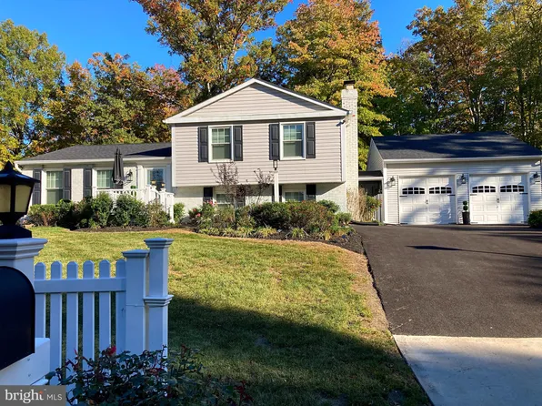 9307 Cheltenham Dr, Brandywine, MD 20613