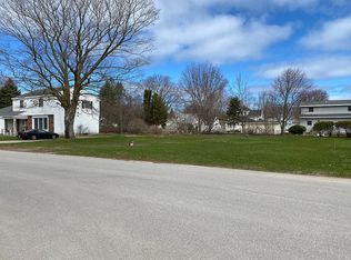 209 E Garfield Ave, Charlevoix, MI 49720