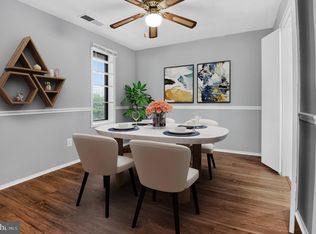 521 Florida Ave APT 204, Herndon, VA 20170