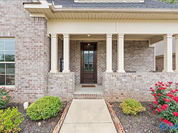 2nd image of 2027 Sarah Ln