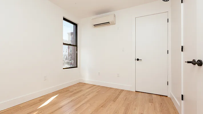 Rented by Nooklyn NYC LLC | media 37