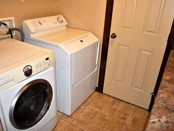 Washer/dryer in unit