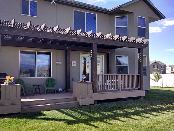 Large deck for entertaining