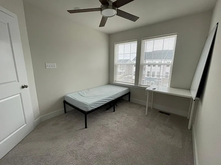 1235 Greylock Ln — Photo 38