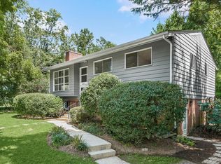 6523 Bannockburn Dr, Bethesda, MD 20817