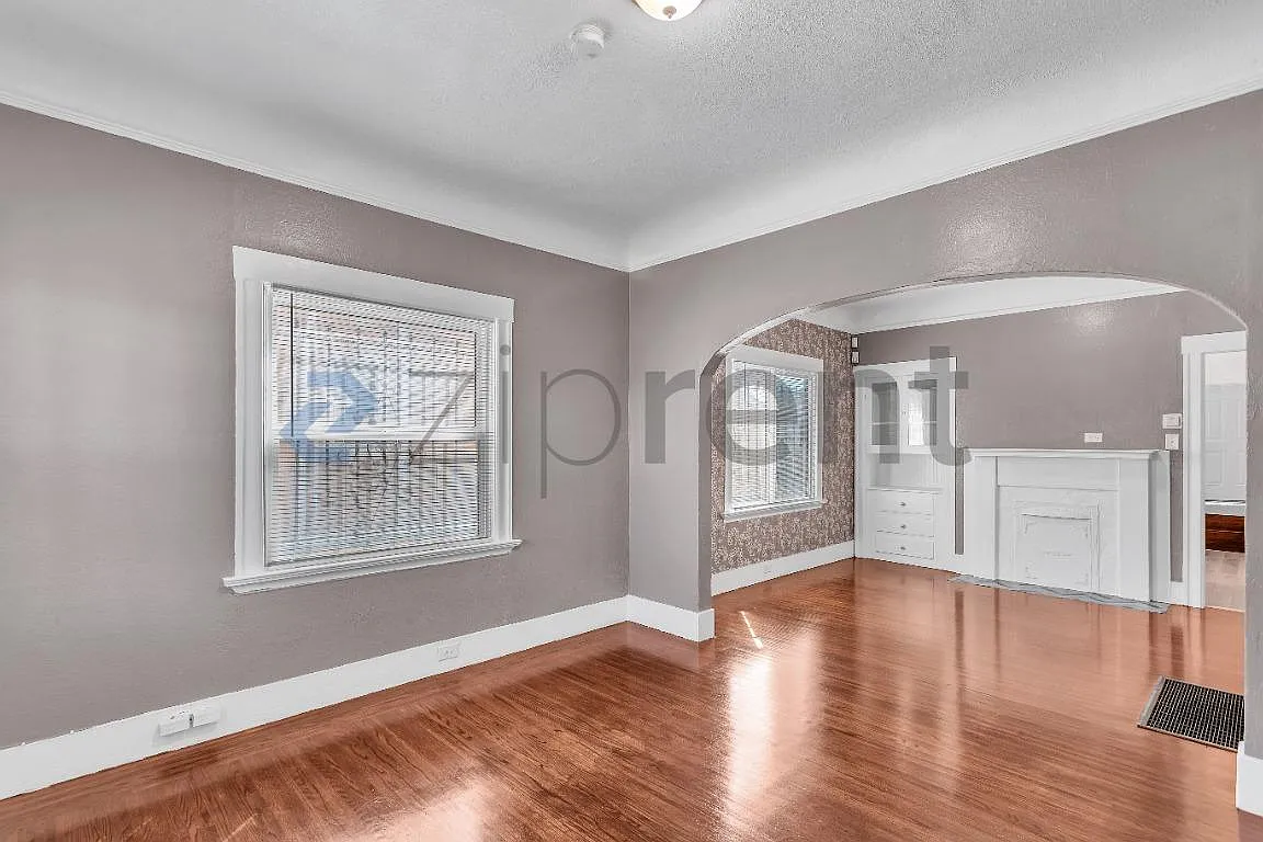 3 bed, 1202 sqft, $3,600 — Photo 3