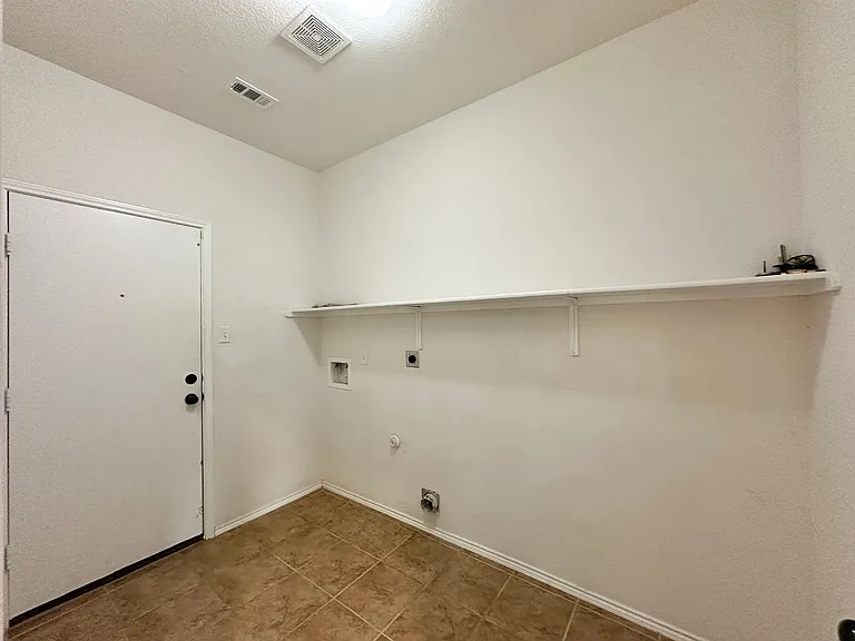 5304 Capricorn Loop — Photo 40
