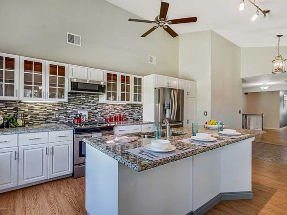 5th image of 856 Ocean View Dr