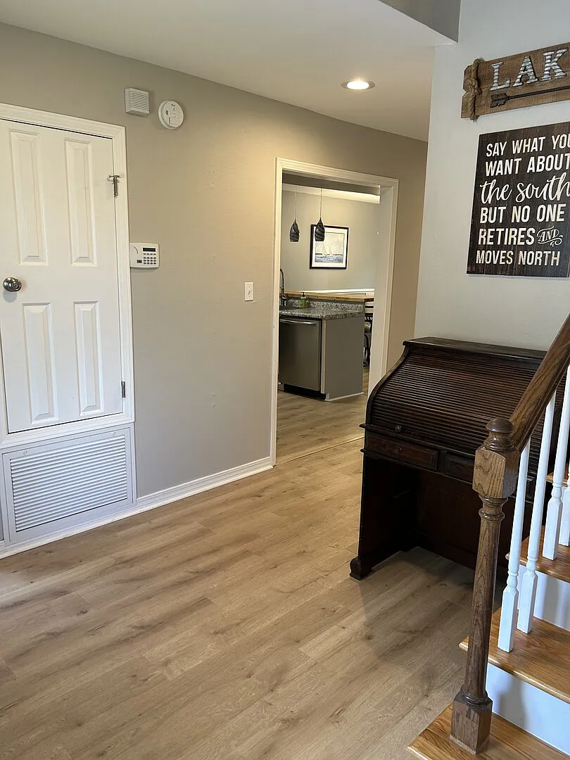 Fully Furnished 2 Br, 1.5 Ba Townhome In Daphne — Photo 3