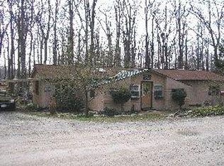 102 Maple Ln, Greentown, PA 18426