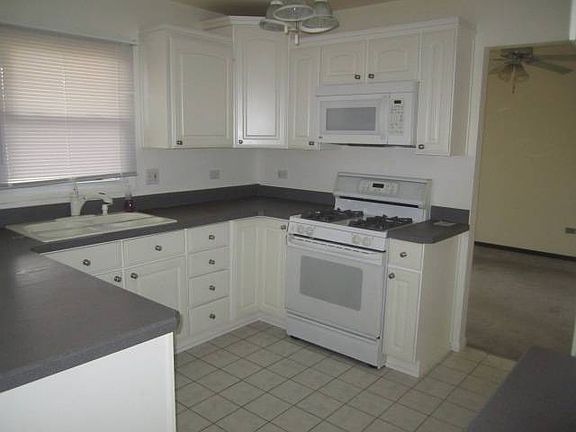 5th image of 1011 E Cooper Dr