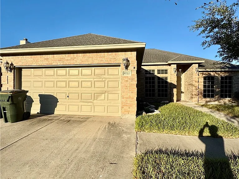 5722 Loire Blvd — Photo 1
