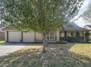 1902 Willowbend Dr, Deer Park, TX 77536