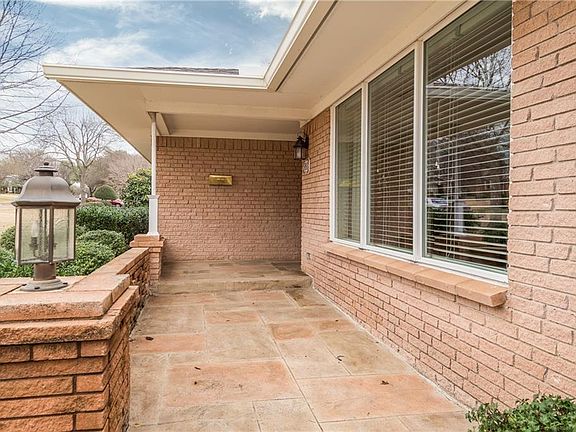 4th image of 9810 Lakemere Dr